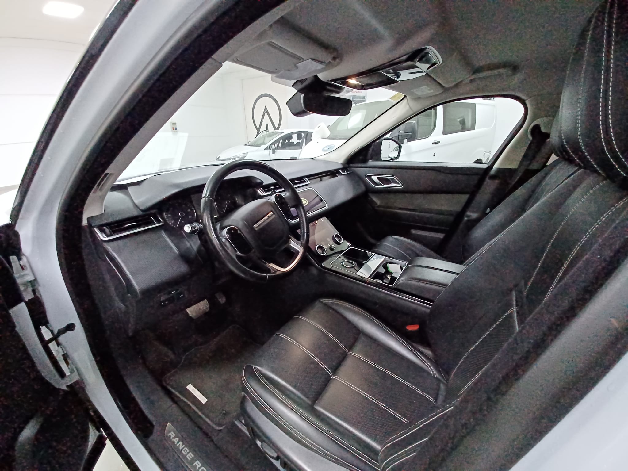 LAND-ROVER Range Rover Velar 2.0 D180 4WD Auto - Imagen 9
