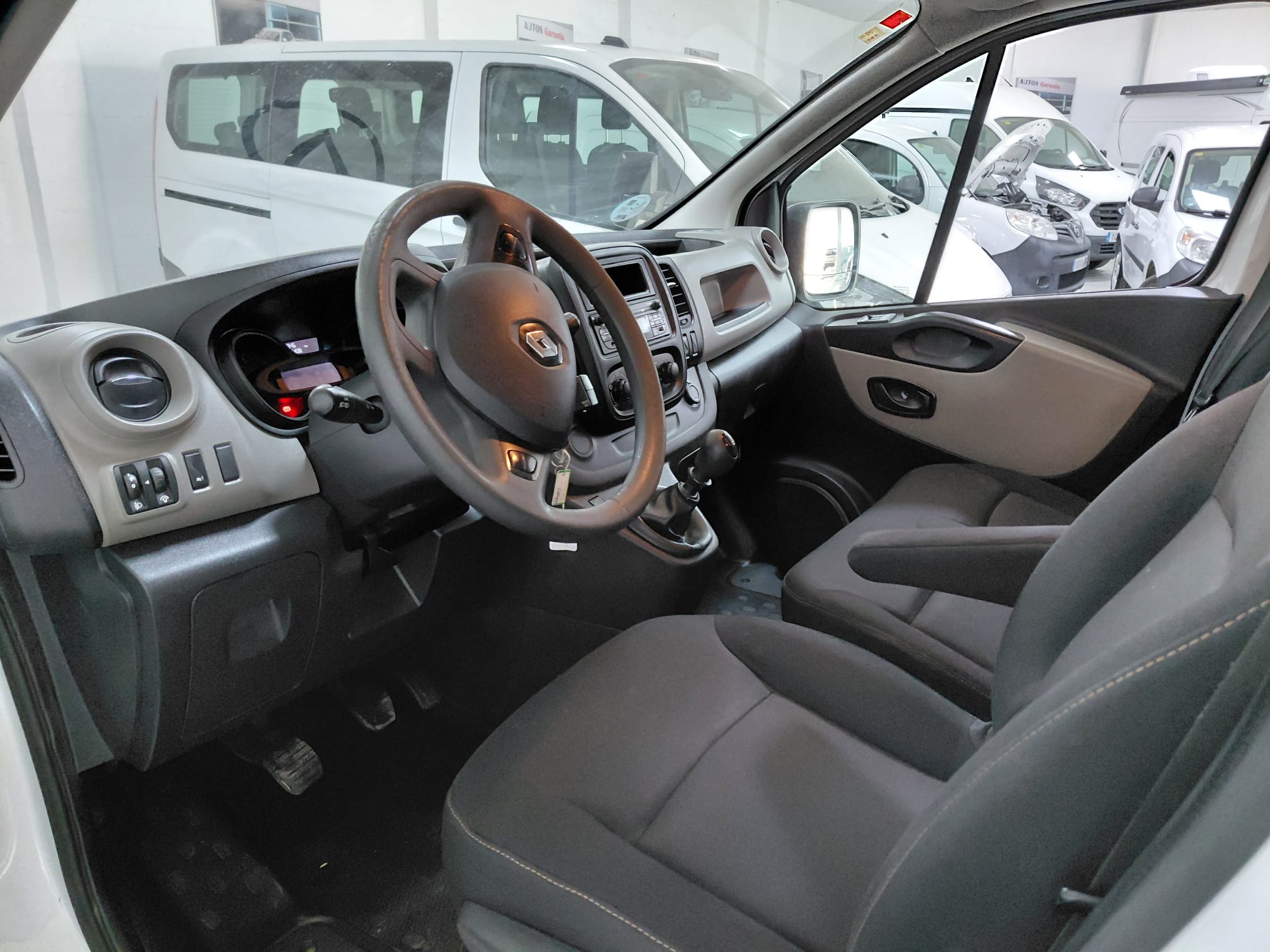 RENAULT Trafic SL LIMITED Energy dCi 120 CV SS - Imagen 6