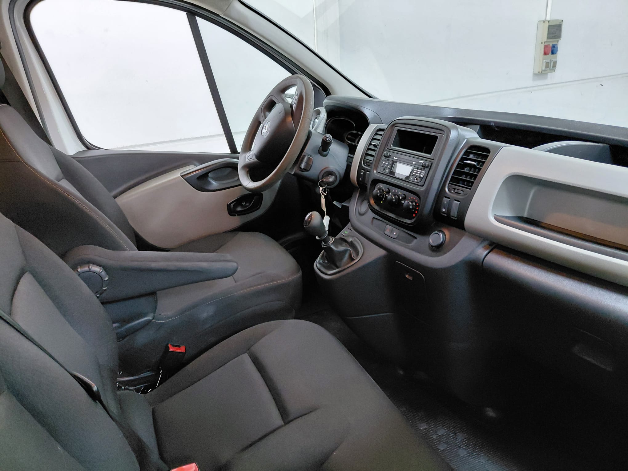 RENAULT Trafic SL LIMITED Energy dCi 120 CV SS - Imagen 7