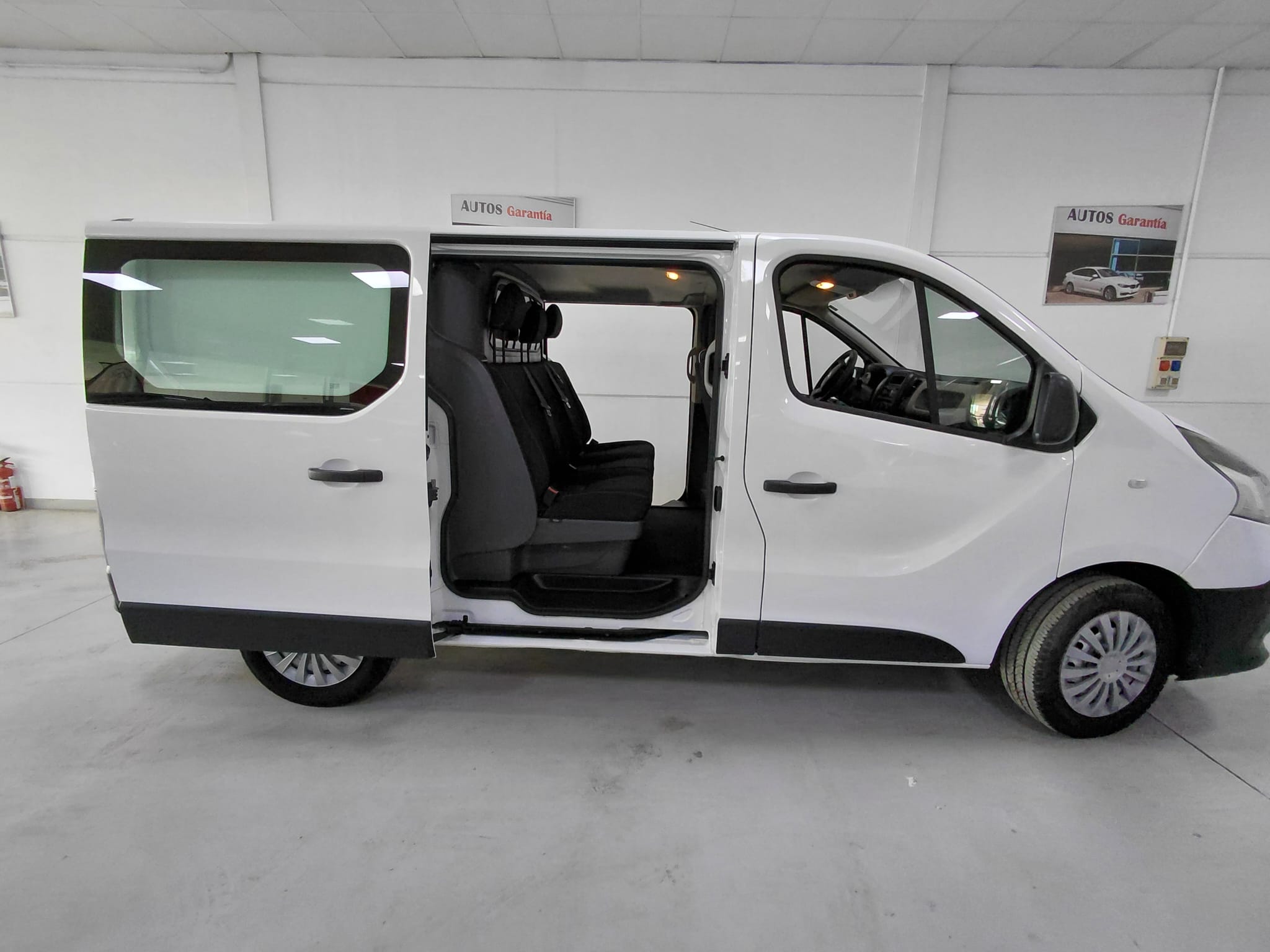 RENAULT Trafic SL LIMITED Energy dCi 120 CV SS - Imagen 9