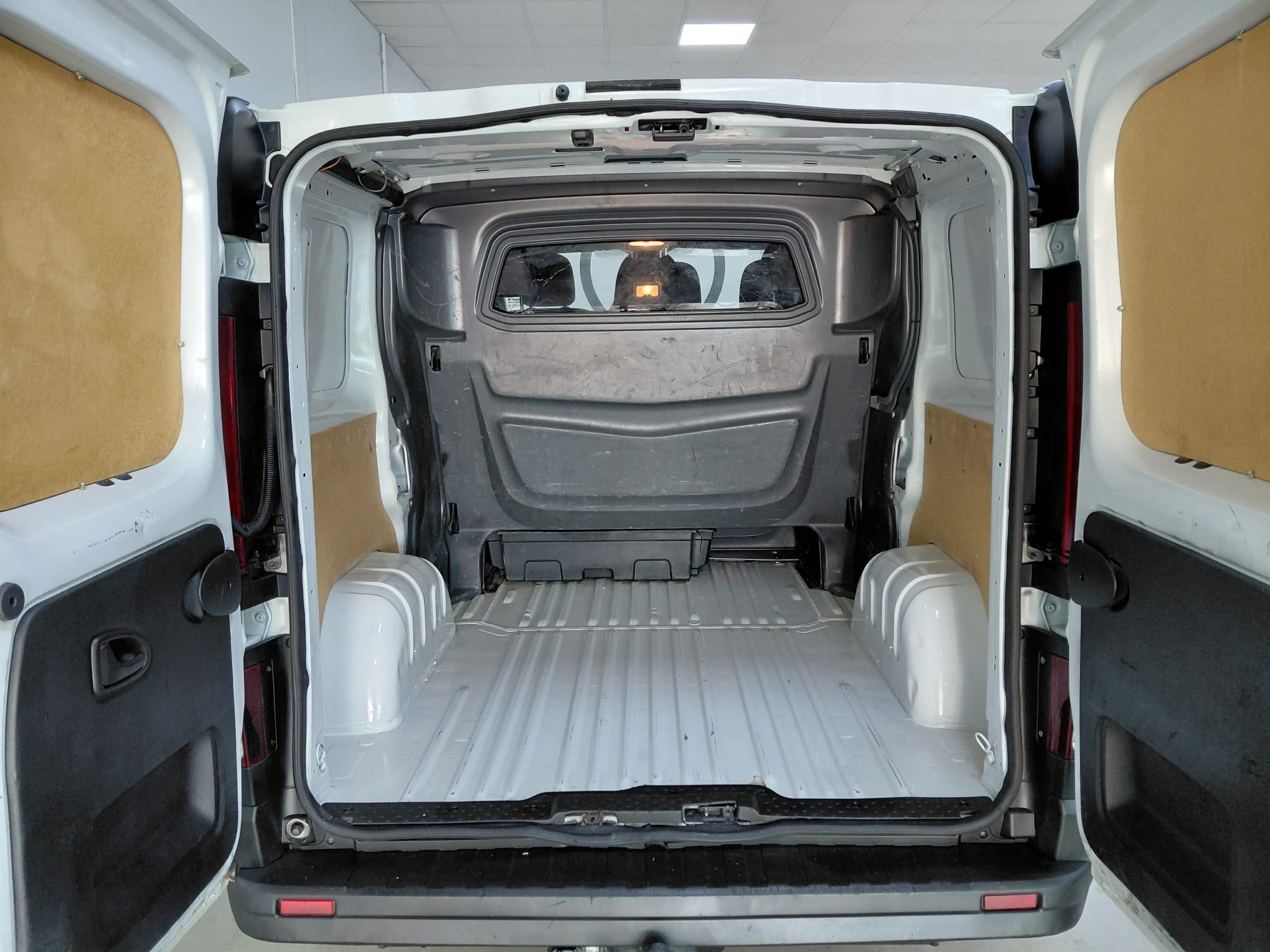 RENAULT Trafic SL LIMITED Energy dCi 120 CV SS - Imagen 10