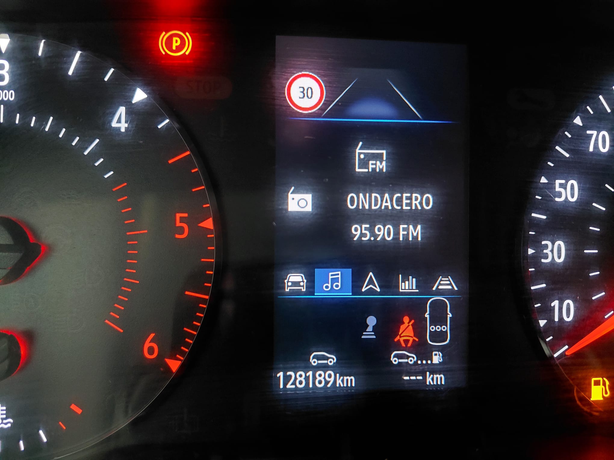 RENAULT Clio Business Blue dCi 74kW 100CV - Imagen 10