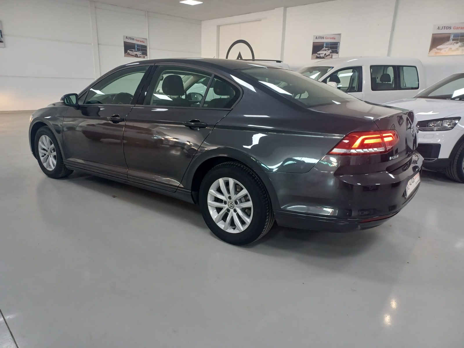 VOLKSWAGEN PASSAT 1.6 TDI EDITION DSG - Imagen 5