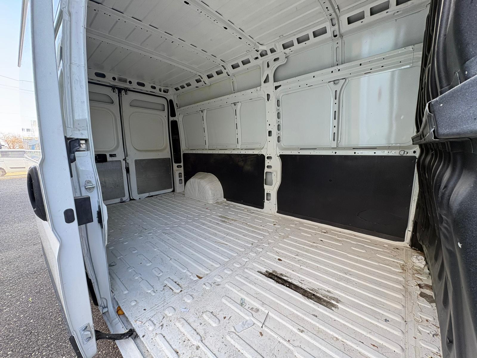 PEUGEOT BOXER 2.0 BlueHDI 335L3H2 130 cv - Imagen 7