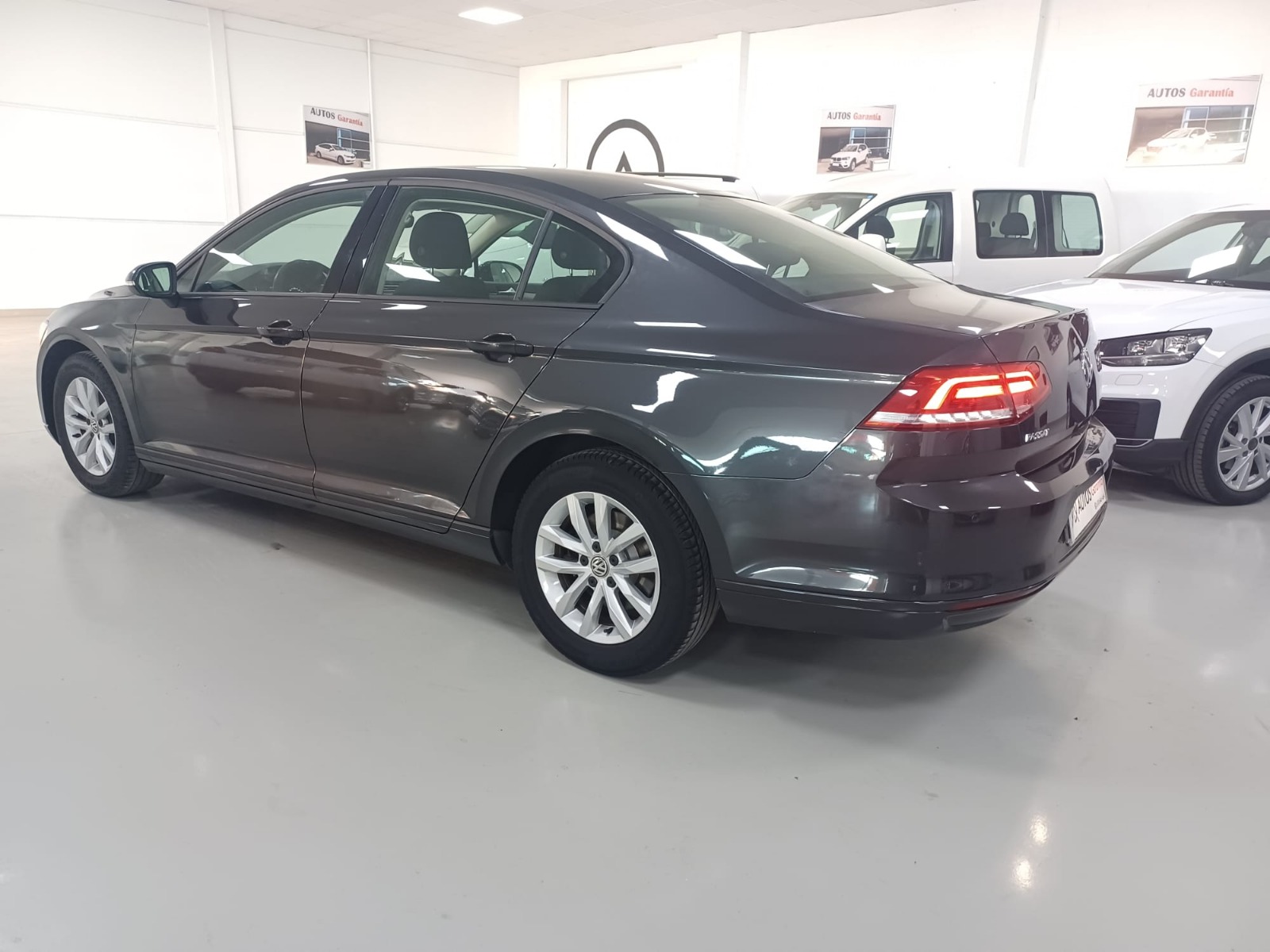 VOLKSWAGEN PASSAT 1.6 TDI EDITION DSG - Imagen 8
