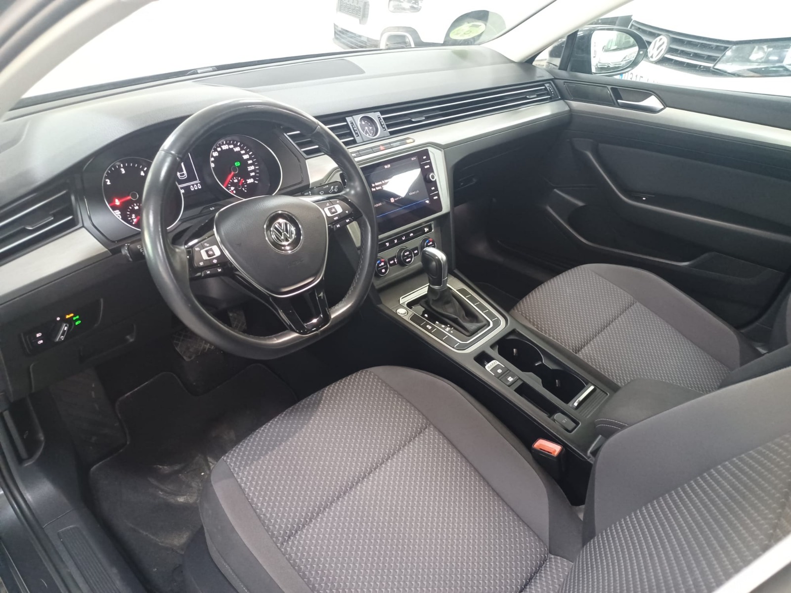 VOLKSWAGEN PASSAT 1.6 TDI EDITION DSG - Imagen 9