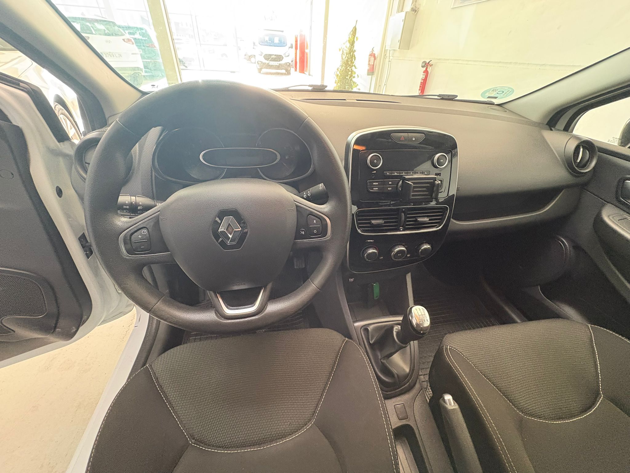 RENAULT Clio Business dCi 55kW 75CV 18 - Imagen 10