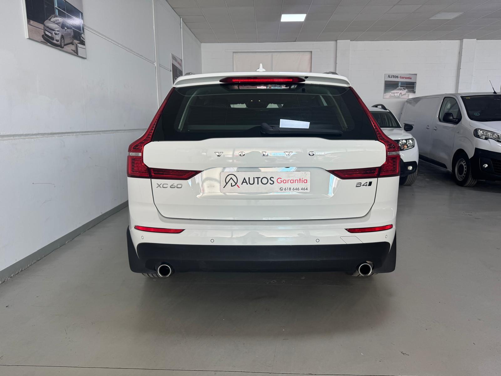 VOLVO XC60 2.0 B4 D AWD Momentum Pro Auto - Imagen 12