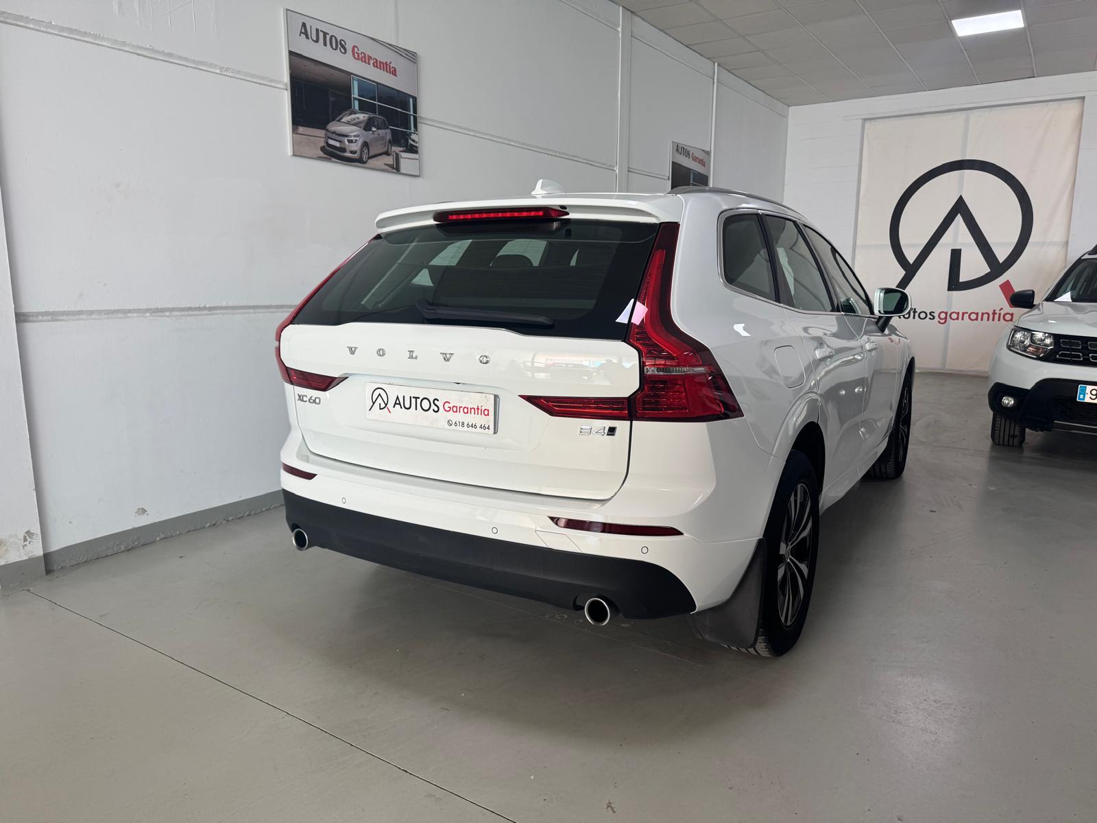 VOLVO XC60 2.0 B4 D AWD Momentum Pro Auto - Imagen 14