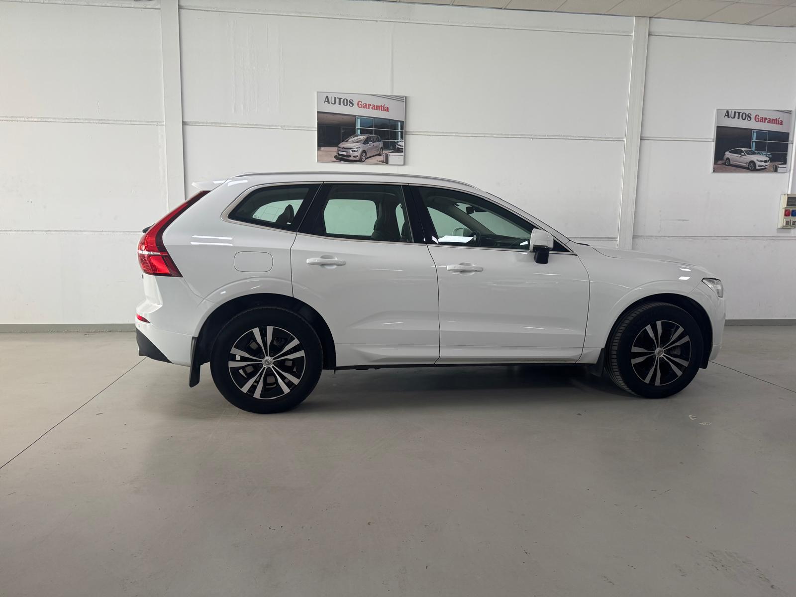 VOLVO XC60 2.0 B4 D AWD Momentum Pro Auto - Imagen 15