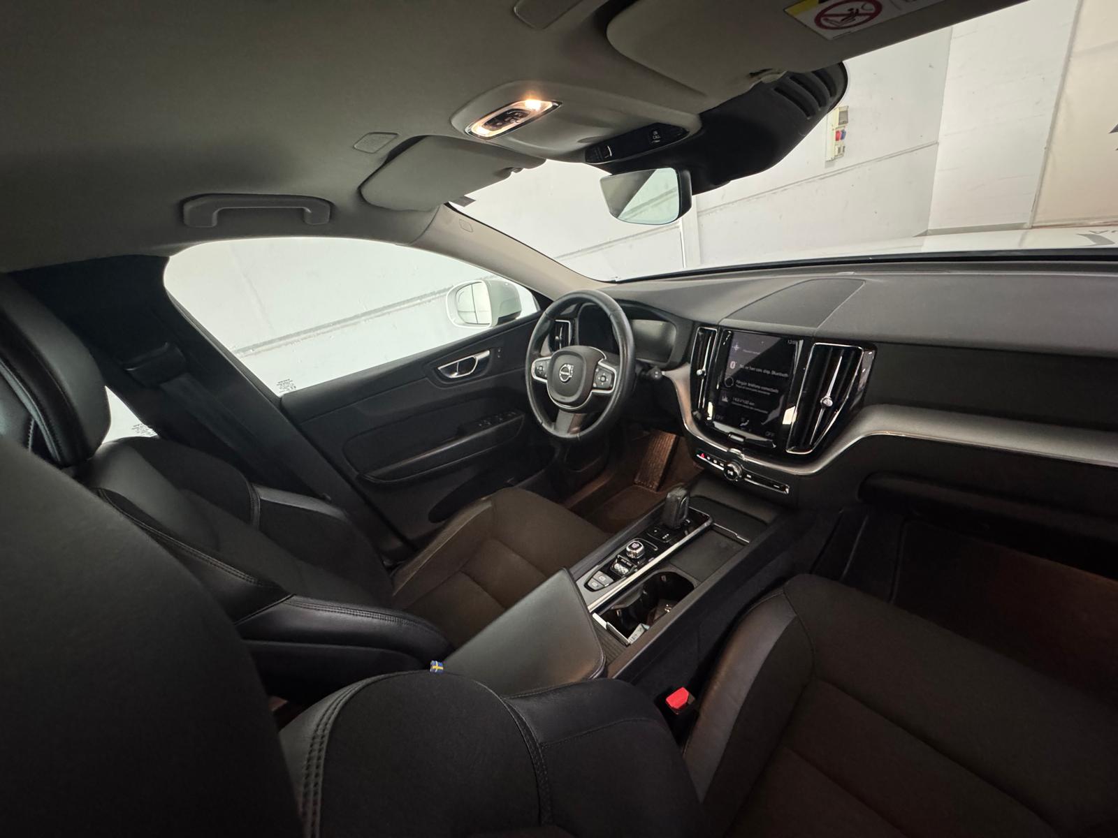 VOLVO XC60 2.0 B4 D AWD Momentum Pro Auto - Imagen 18