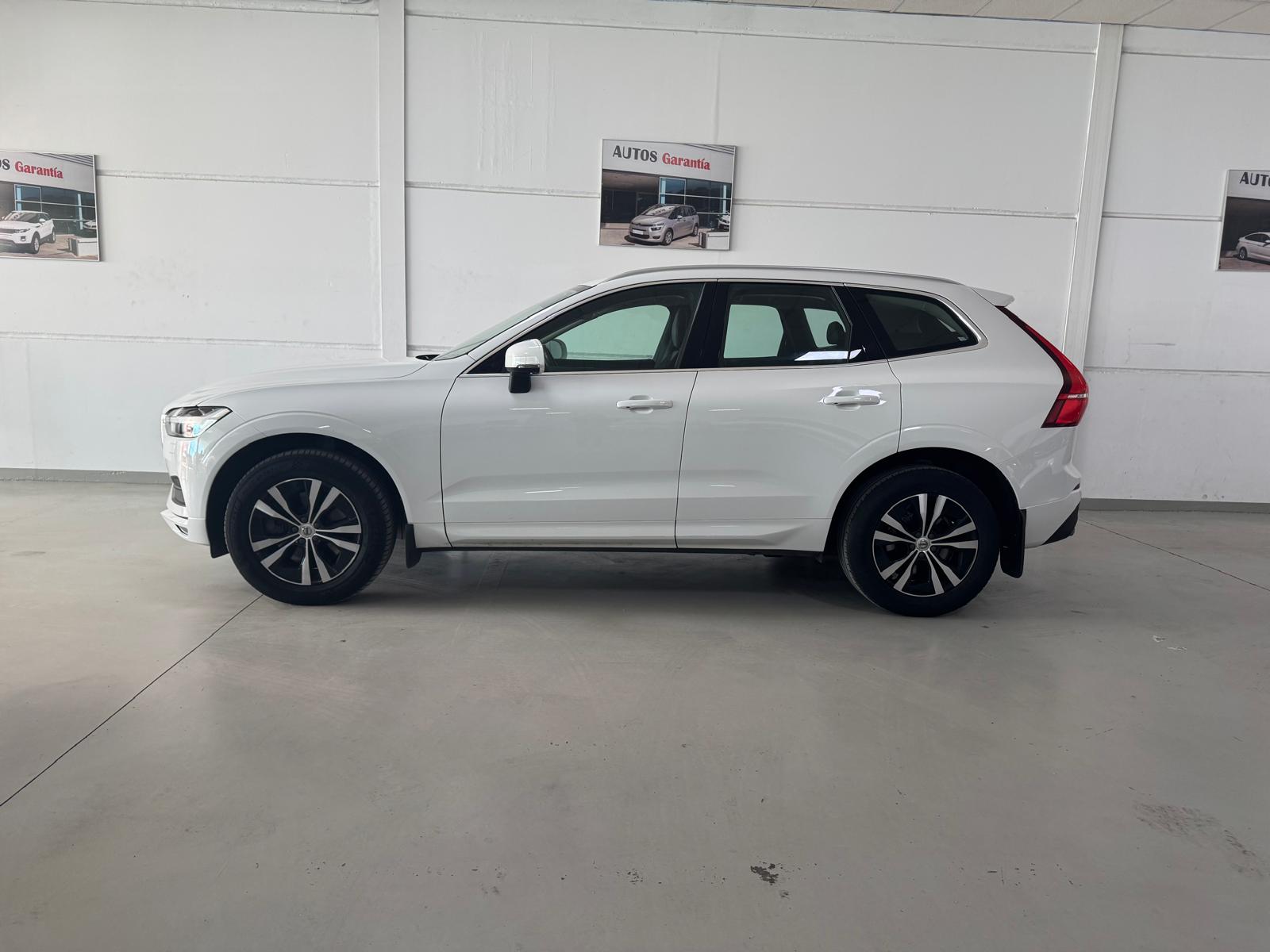 VOLVO XC60 2.0 B4 D AWD Momentum Pro Auto - Imagen 4