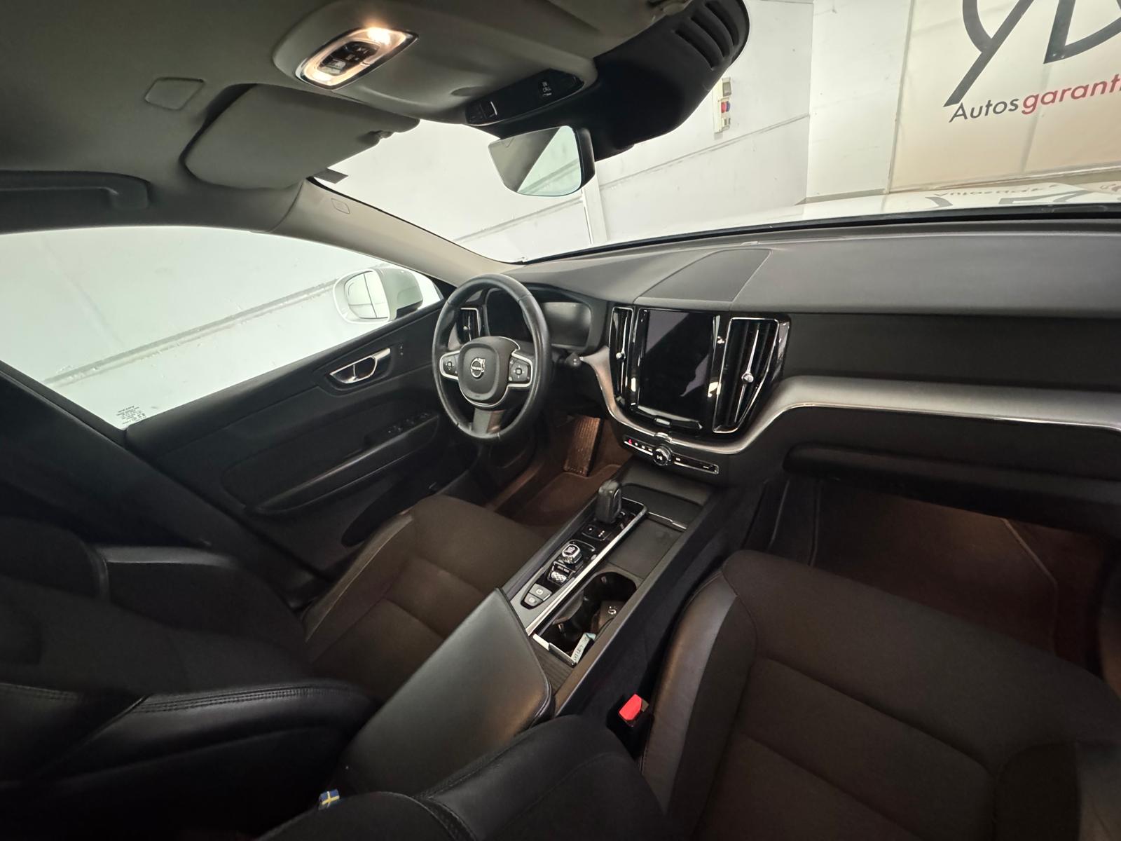VOLVO XC60 2.0 B4 D AWD Momentum Pro Auto - Imagen 6