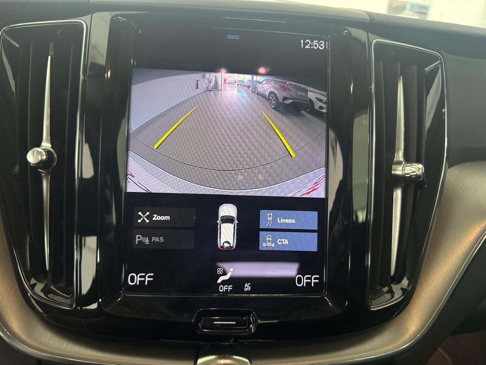 VOLVO XC60 2.0 B4 D AWD Momentum Pro Auto - Imagen 9