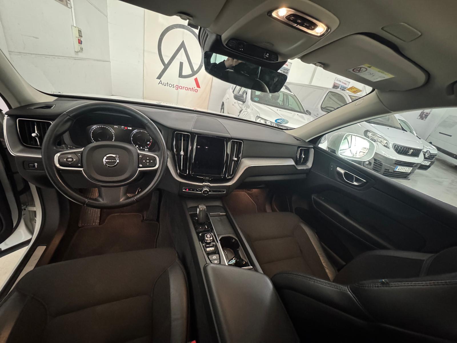 VOLVO XC60 2.0 B4 D AWD Momentum Pro Auto - Imagen 10